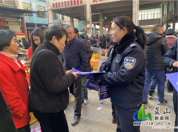 毛俊镇：反电诈宣传不停歇 守护平安迎新年.jpg