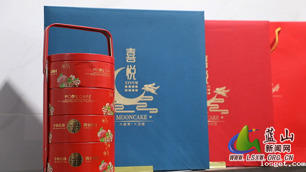 我县中秋月将圆 月饼赶制忙1.jpg