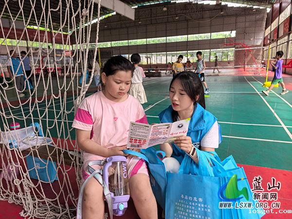 华体会登陆网站多部门联合开展反兴奋剂与禁毒宣传活动2.jpg