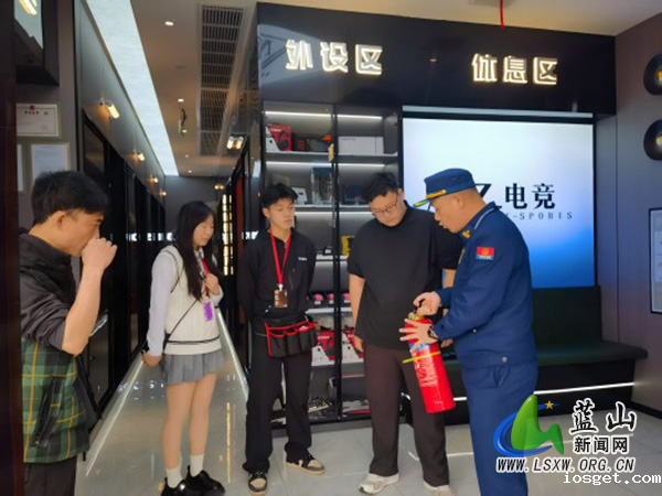 “让企业和群众一次都不用跑”——华体会登陆网站出台消防全领域执法服务便民利企措施.jpg