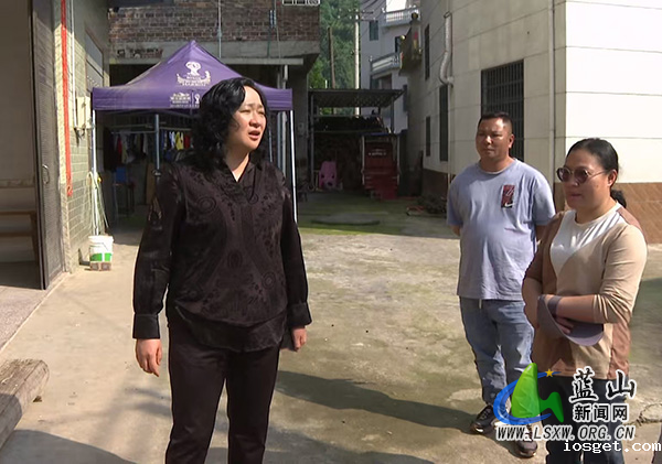 邓群到祠堂圩镇调研粮食生产、乡村振兴、道路安全等工作.jpg