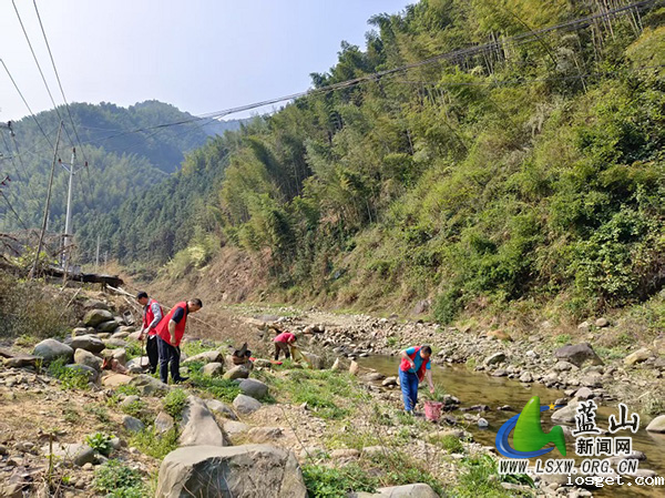汇源瑶族乡：河道保洁行动，守护绿水青山.jpg