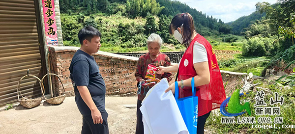 浆洞瑶族乡：免费发放油菜种子 助力全乡冬种生产开好局.jpg