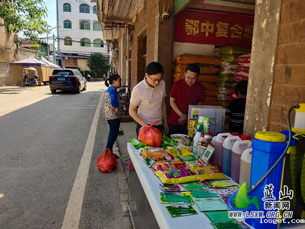 太平圩镇纪委：精准监督 护航春耕生产.jpg