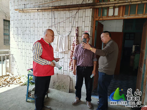 土市镇新村：“铁脚板 + 大数据”助力 社会救助年审复核工作跑出“加速度”.jpg